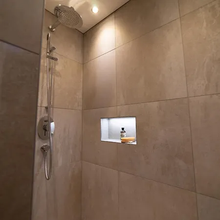 Hinterrugg - Luxury, Sauna, Whirlpool & Mountain View Holiday home *